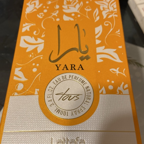 🎄 NWT Yara perfume - Picture 7 of 7